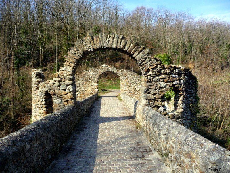 Le pont du diable en Ariège by boutolleau