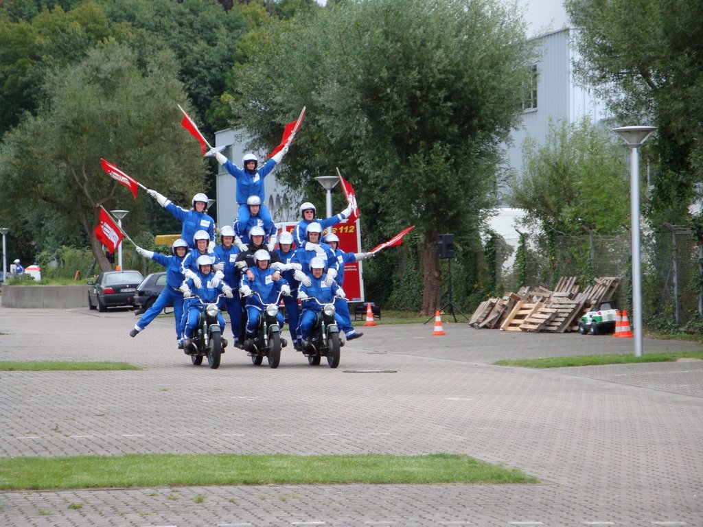 "Tag der Landespolizei" in Wedel am 14.09.2008 auf dem Schneider-Parkplatz by Dan-Fan