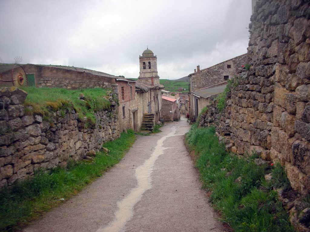 Calle Real. Hontanas. Camino de Santiago by Claudio Cabello