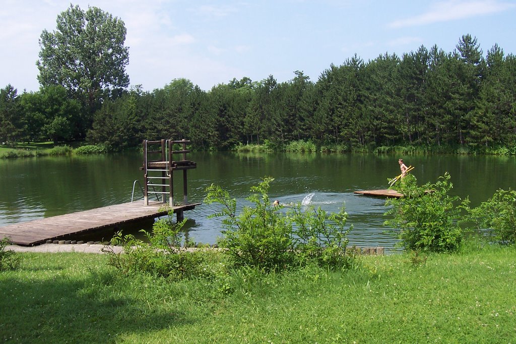 Badeteich bei Oberwaltersdorf by Bernsch