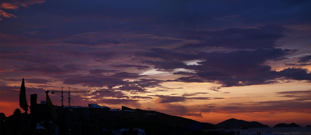 Atardecer playa Parguito by ragde zenitram