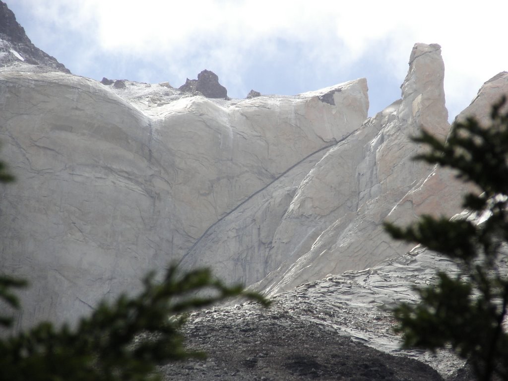 Parts of the midle sediment layer of Cuernos of Torres del Paine massiv by horst2008