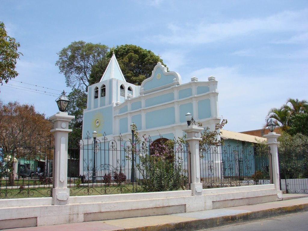 Iglesia de San Isidro. Sanare by Francisco De la Cruz