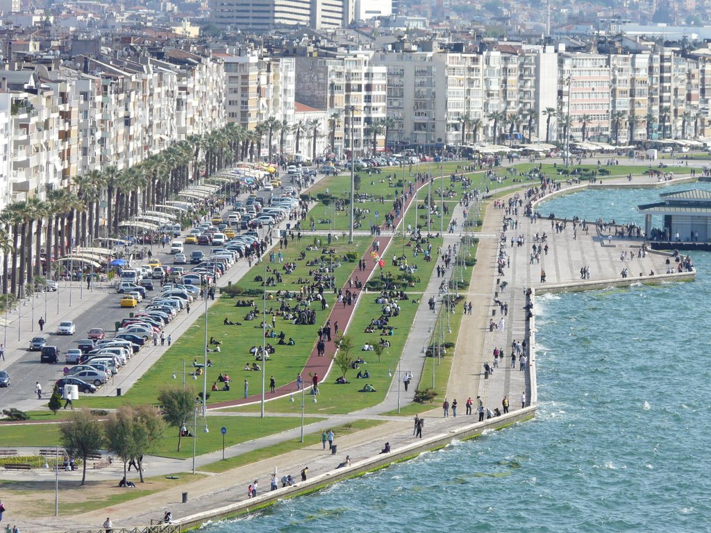 Izmir Promenade by MackXit