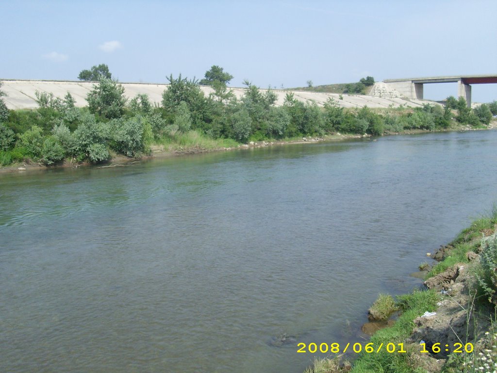 Arges langa Bucuresti by stefamob