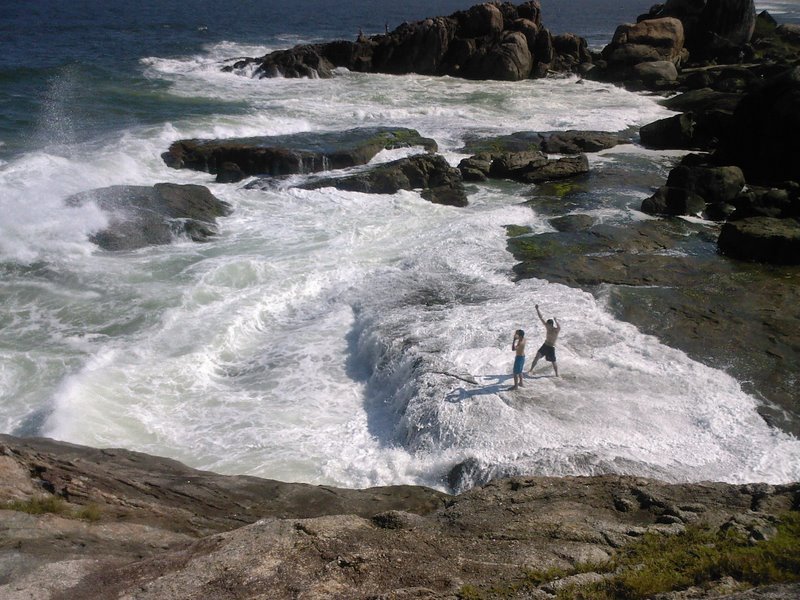 Ondas lindas, Prainha - São Chico - SC , Homenagem para Victor e Ludiere by vbarreto