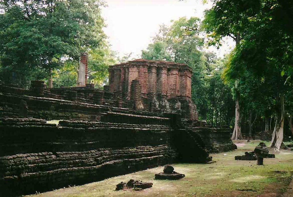 Kamphaeng Phet Wat AwasYai by koen schenke