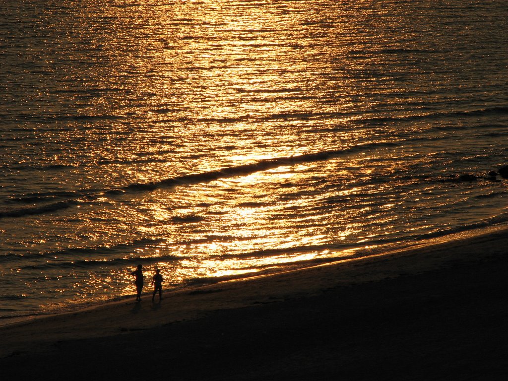 Lido Beach Suset by Wayne Cox