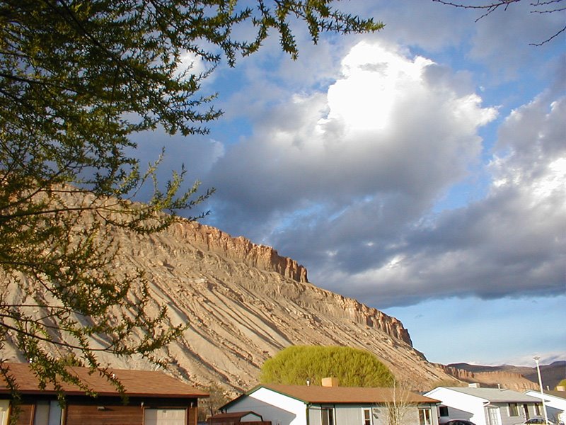 Storm and sun, March 28, 2001 by Sheryl Todd (tapirgal)