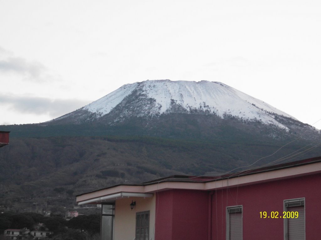 Vesuvio Innevato by Eduardo Orma