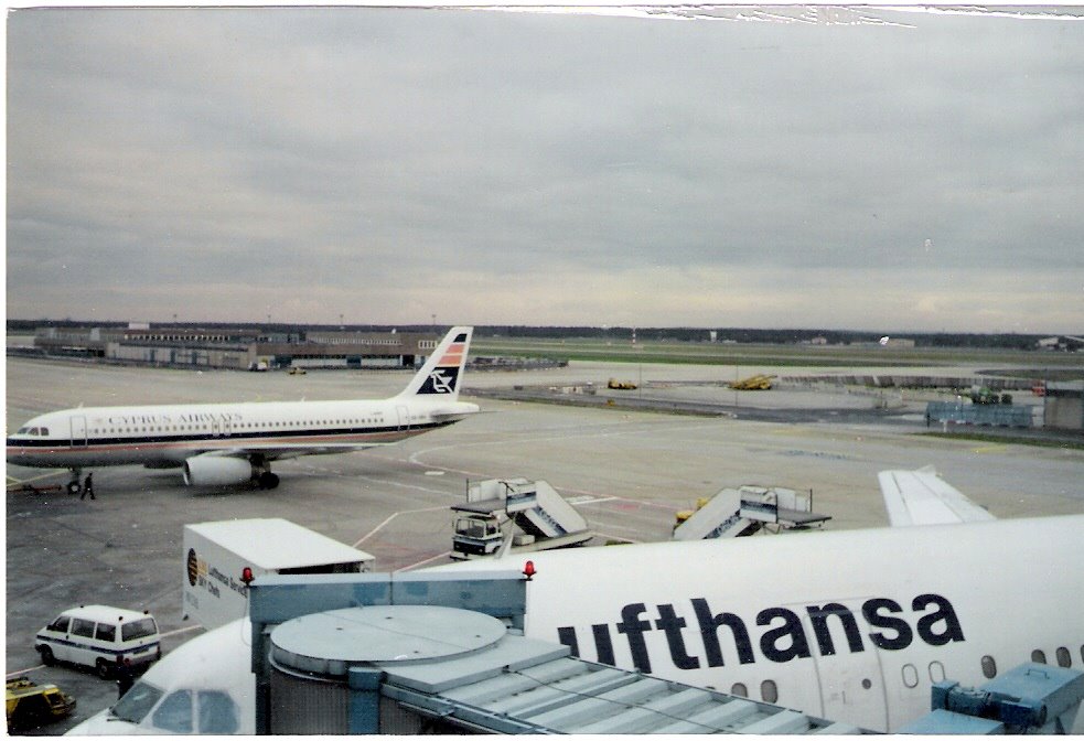 Frankfurt am Main-Airport-1991r by Andrzej Brudziński