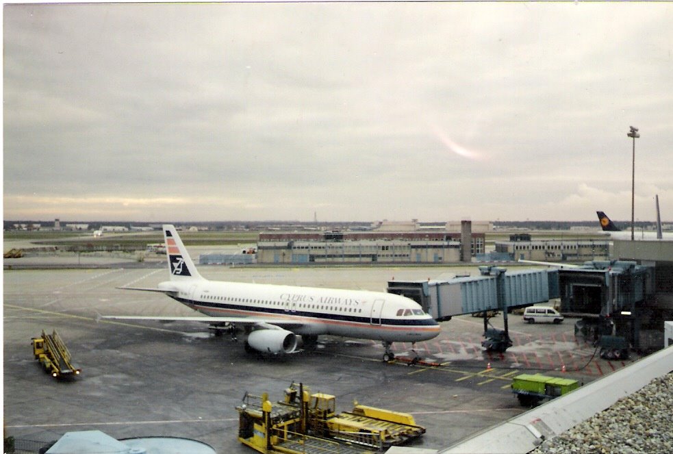 Frankfurt am Main -Airport-1991r by Andrzej Brudziński