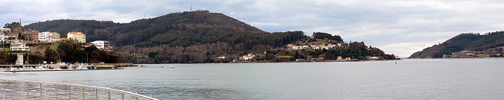 Mugardos, entrada de la Ría de Ferrol by Angel Filgueiras