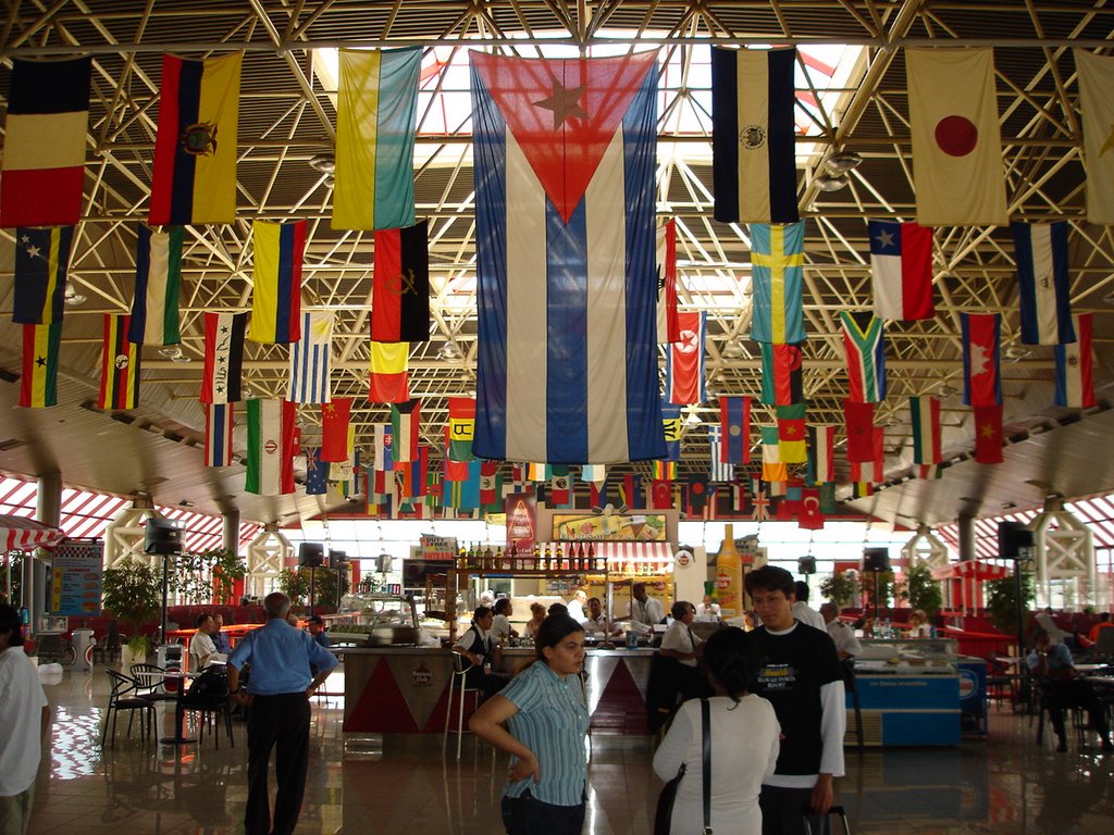 Aeropuerto José Martí Terminal 3 - La Habana by Bombaian