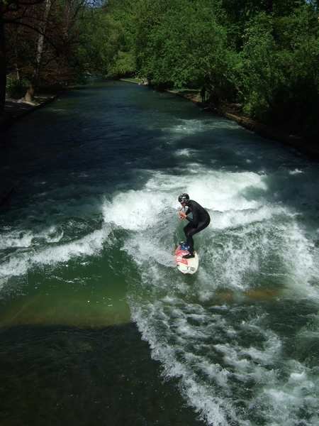 Surfing in MUC !!! by Profaxels