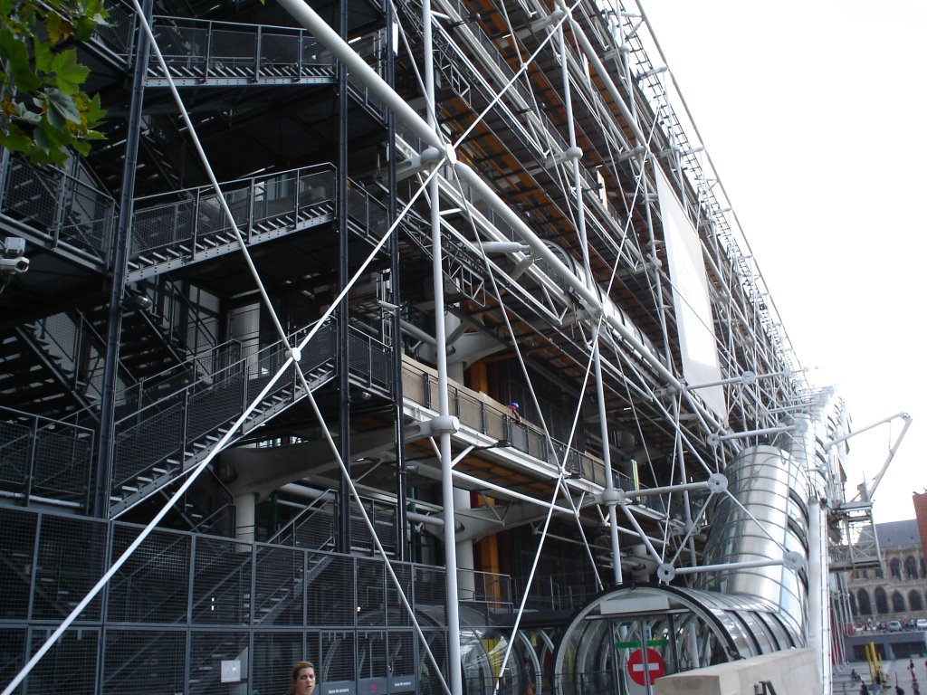 Centre Pompidou by jAr10