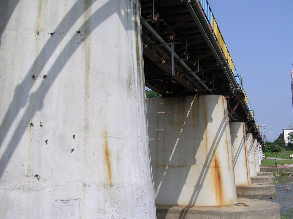 Honam railway over the Yudeung river by ennuyes