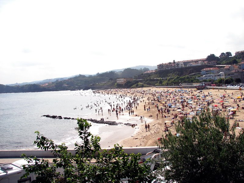 Playa comillas by Julio Cesar - Ávila