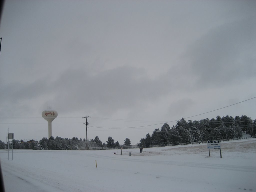 Rapid City Water Tower @ US -16 by Neto (Joe)