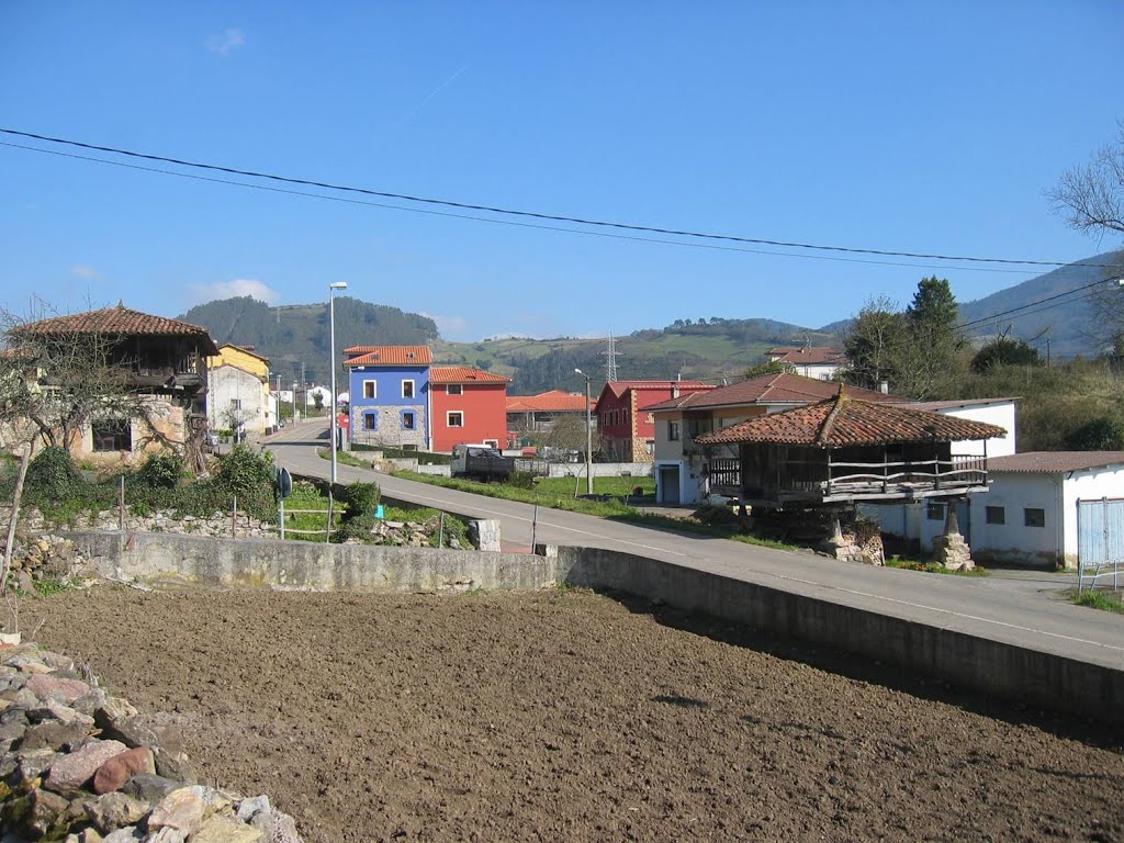 Gurullos (Grullos) by La Casa del Chiflón (Bulnes)