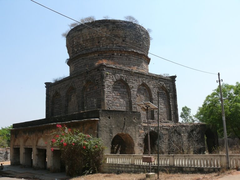 Mirza nizamuddin ahmads uncomplet tomb photo by raees khan nazim by raees ur rahman khan