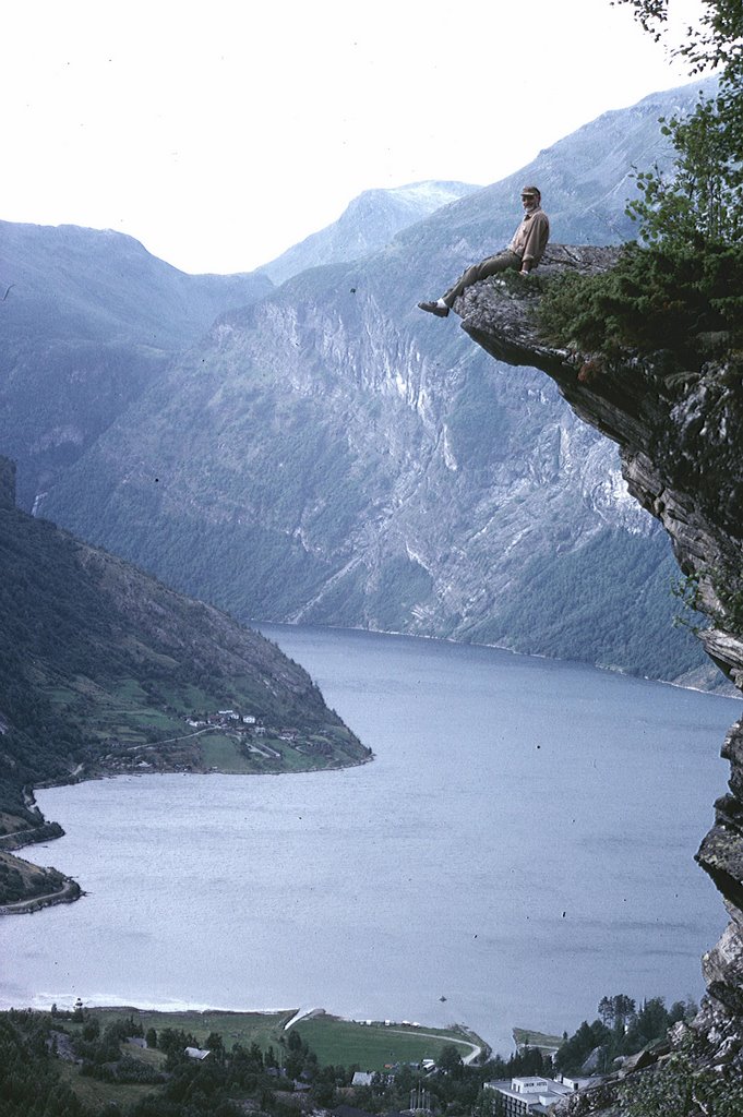 ¿Miedo? NO !!!! Geiranger by Rafael Simancas