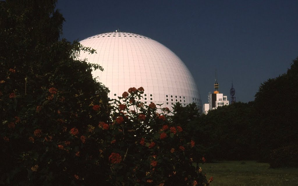 Globen by Rune Holm