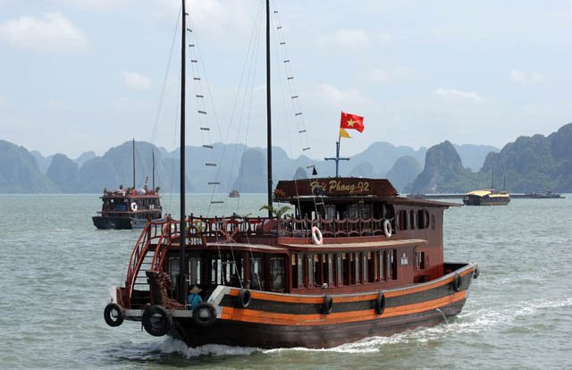 Ha Long Bay by Richard Lozin