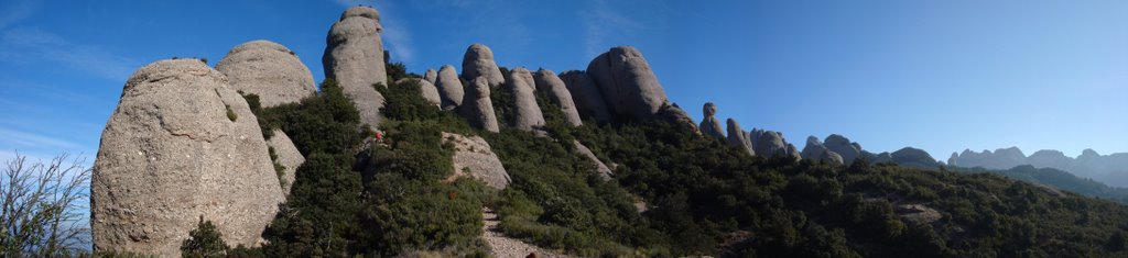 Panorámica desde la subida al Serrat de la Portella by Nuwanda999