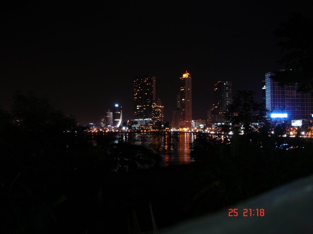 PANAMA NOCTURNA DESDE PUNTA PAITILLA (Nilda) by Nilda Rodriguez