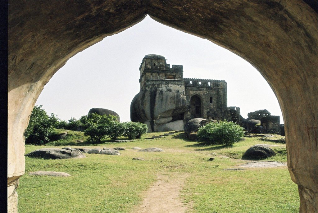 Madan Mahal Fort, Jabalpur, Madhya Pradesh by ashok ajmeri