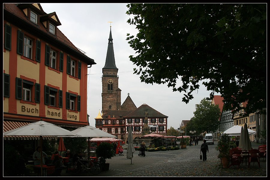 Schwabach marktplatz mit blick auf rathaus by EDDY