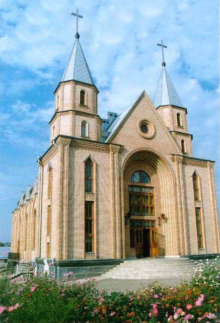 Baptist Church "Blagodat" (Баптистская церковь "Благодать") by Vitaliy Kalutskiy