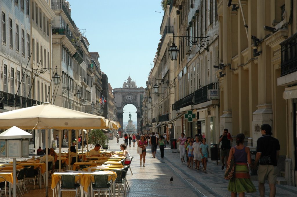 Rua Augusta by Roberto Entraña