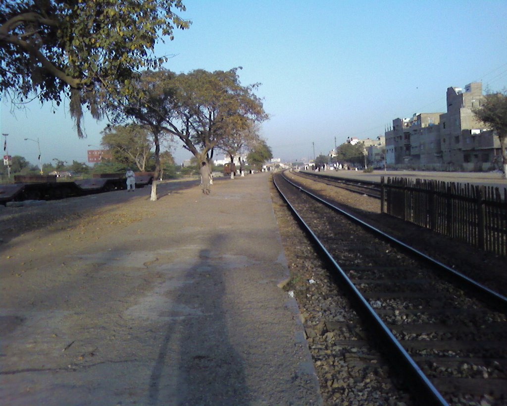 Drigh Road Railway Station by 682