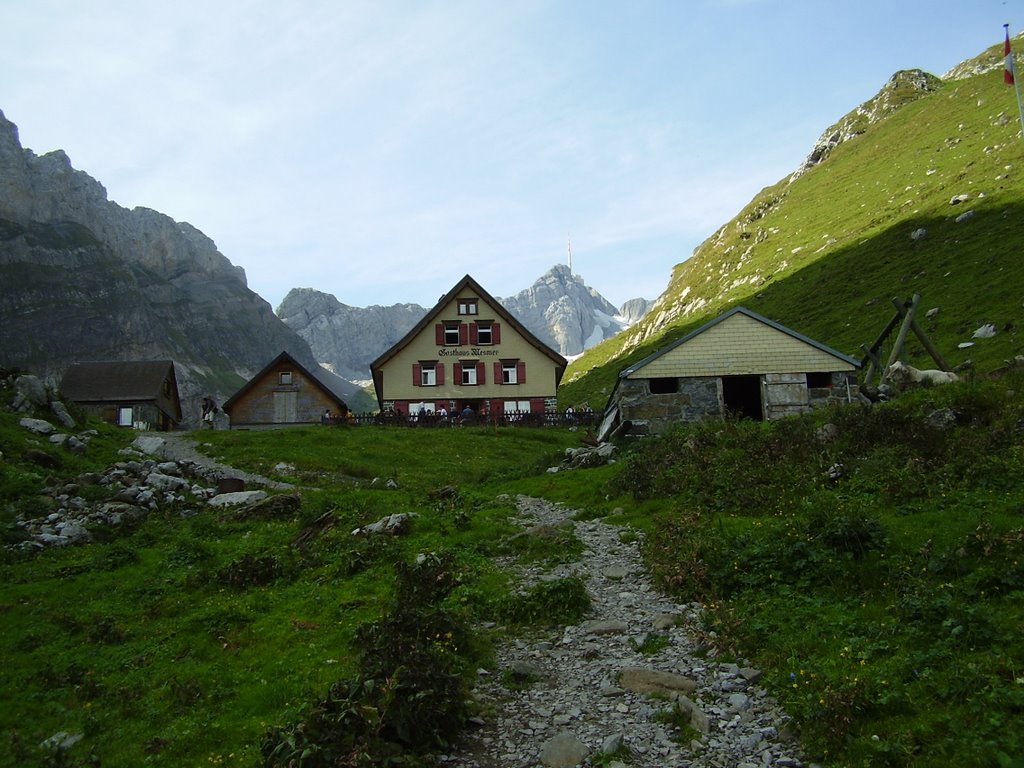 Gasthaus Mesmer und Säntis by rolandpichler