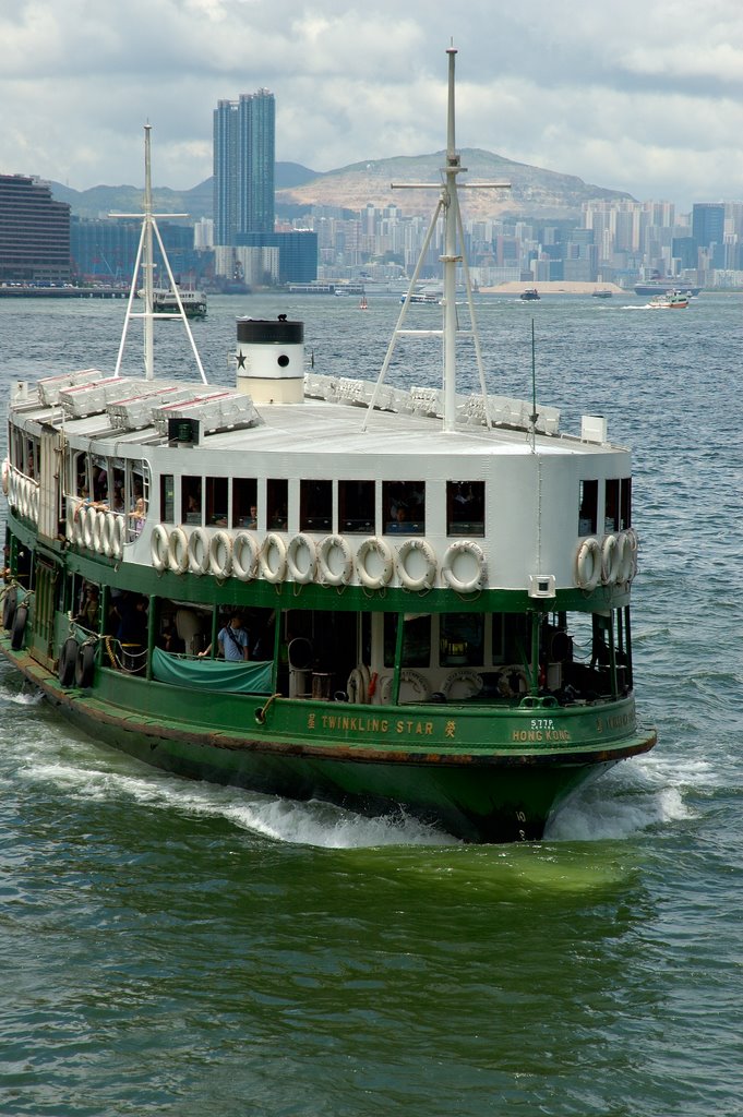 Star Ferry by fjodolf