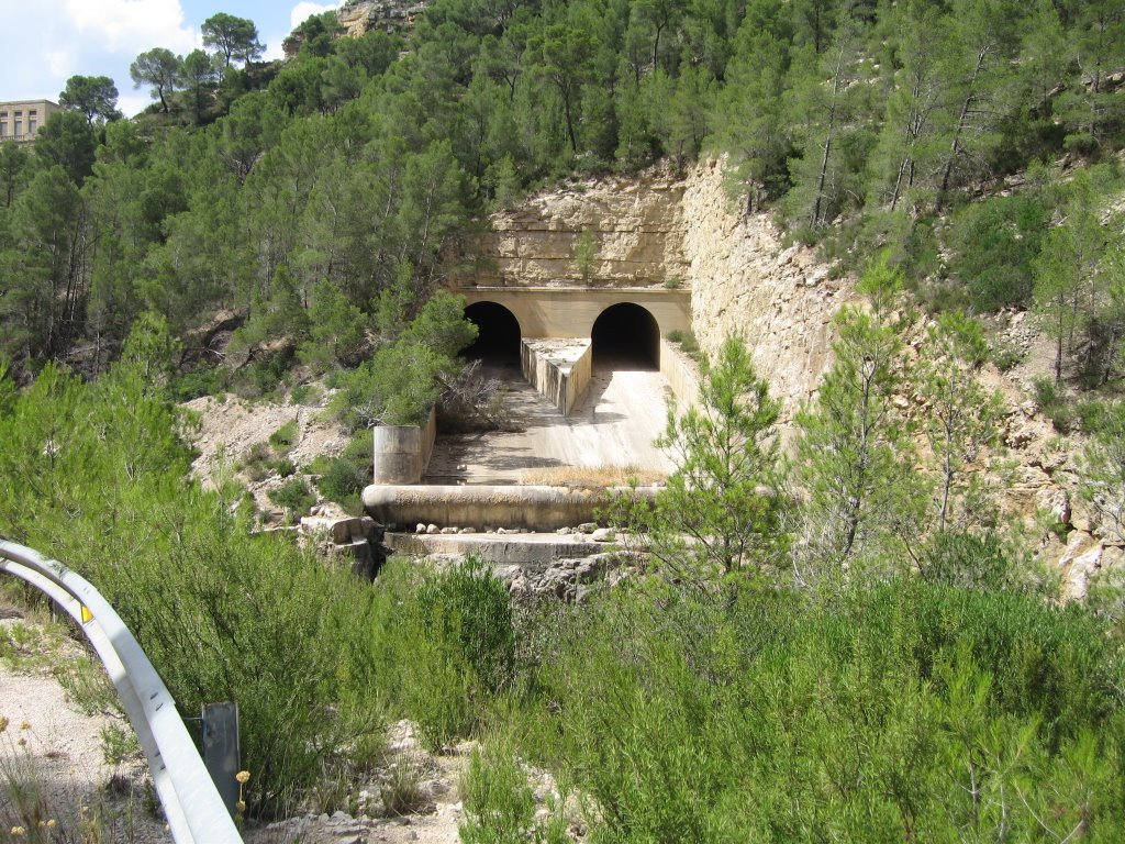 Salida compuertas 1 y 2 Pantano de Benageber by Sergio Lorente (Mac)