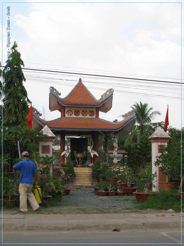 Bia Tổ Quốc Ghi Công by Thắng Nguyên Xuân