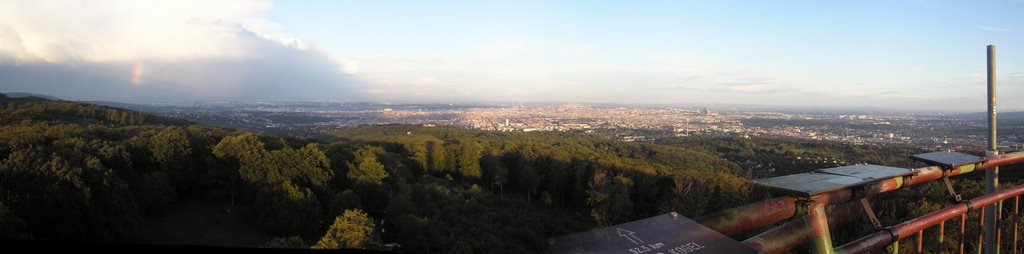 Panorama von der Jubiläumswarte aus über Wien by Sebastian W. Bauer