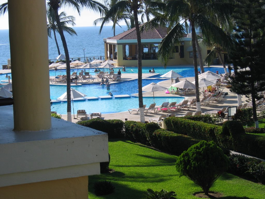 Samba Vallarta:Pool view from room by dani3056marie