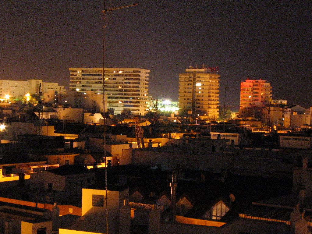 Centro Huelva (Noche) by Ale Alonso