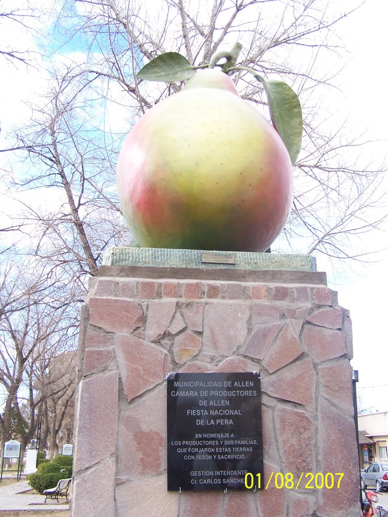 Monumento de la pera allen by rodrigoaranda