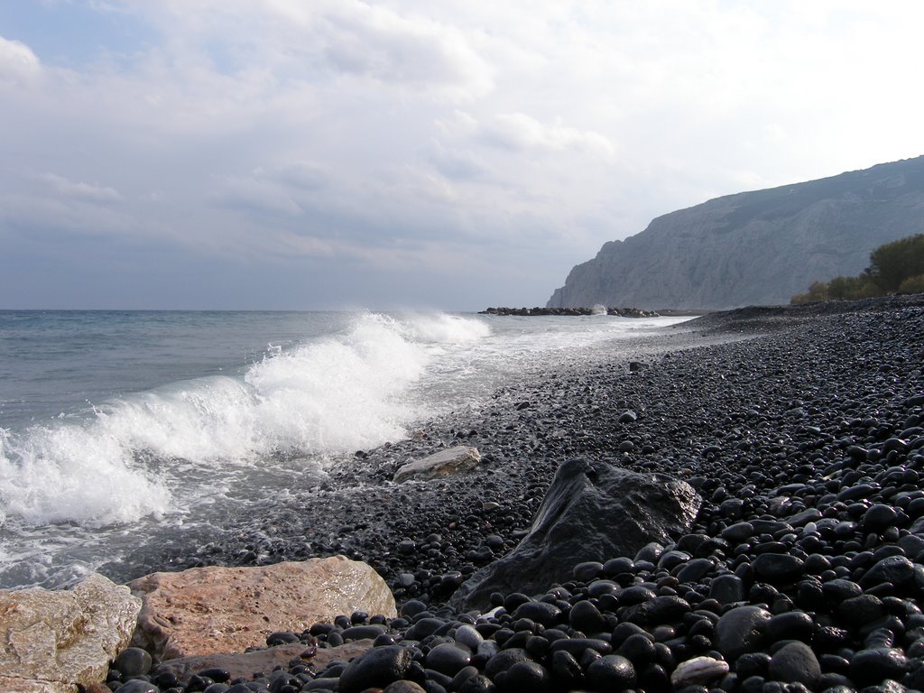 SANTORINI ISLAND - KAMARI BEACH 3 by Archimedes Nikolakis