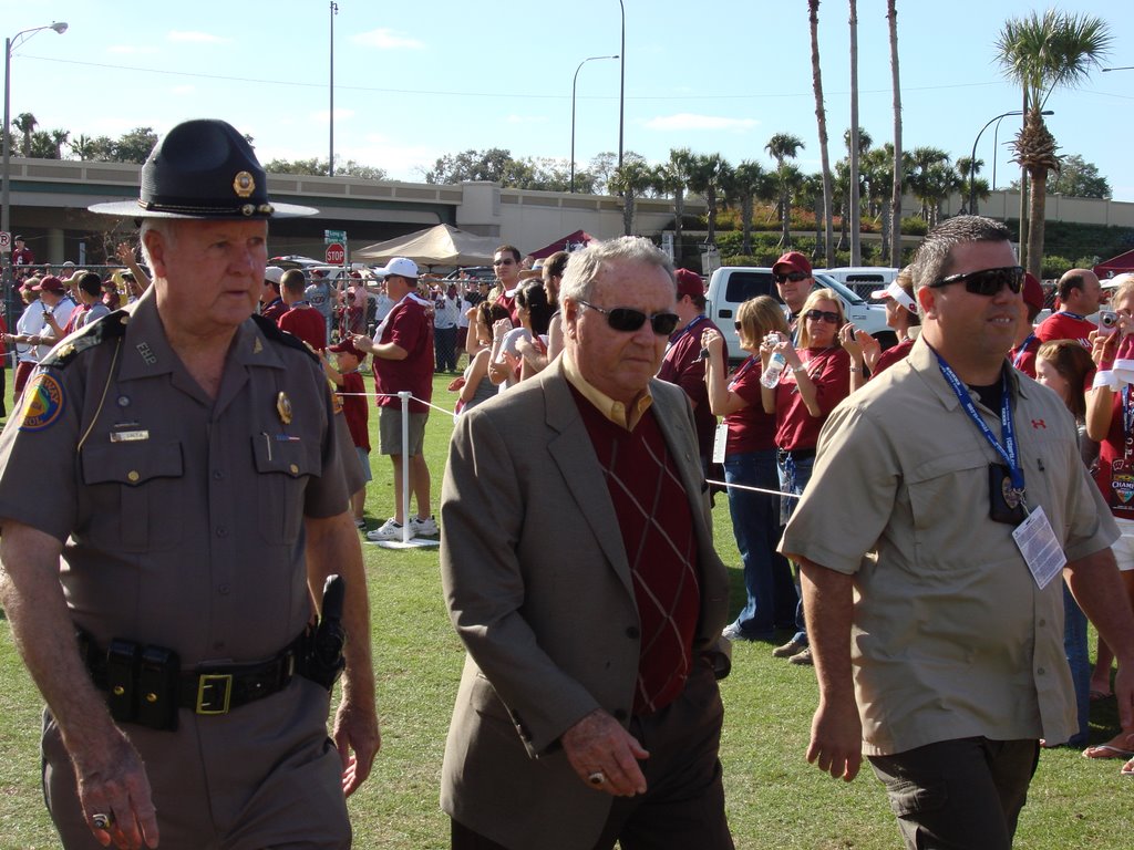 Bobby Bowden Entering the Champs Sports Bowl 2008 by FSUsBigestFan