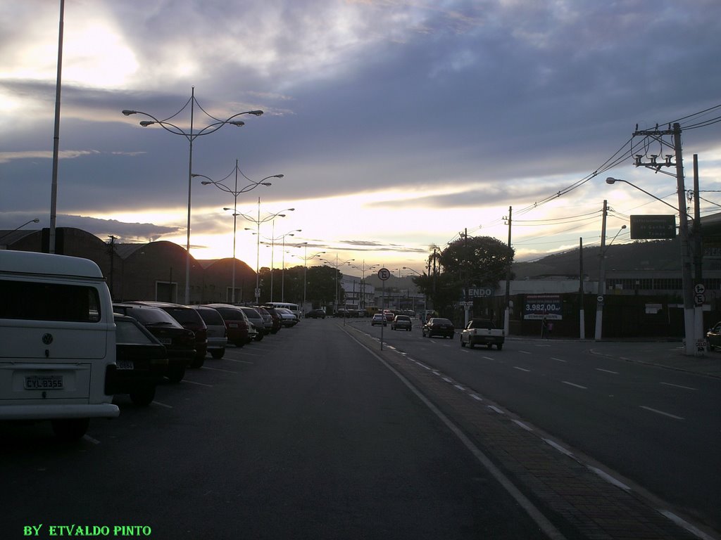 POR DO SOL NA AV,26 DE MARÇO/HENRIQUETA MENDES GUERRA-BARUERI-SP by Etevaldo Pinto