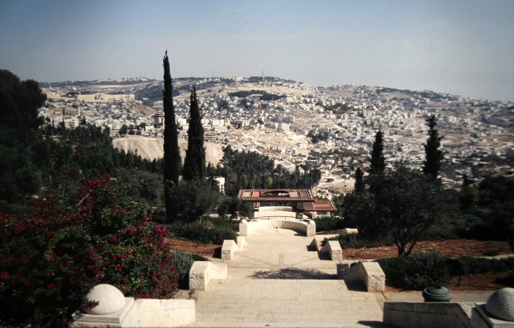 Jerusalem, Talpiot, Promenade, Mount of Olives and Old City, 11 Oct 2004 by Johanan Järvinen