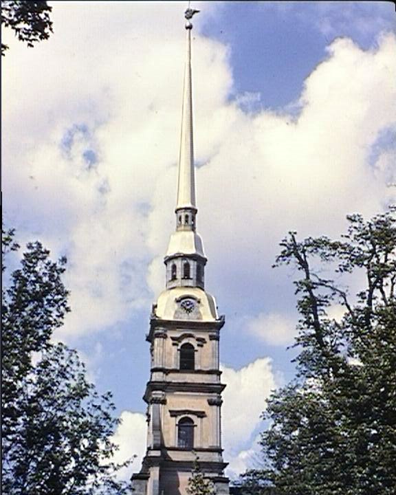 Léningrad - la flêche de la cathédrale Pierre et Paul by Carré