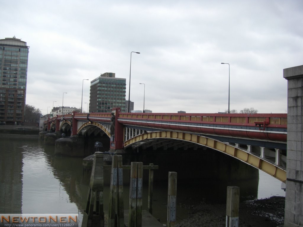 Vauxhall Bridge by Jesús G.R.