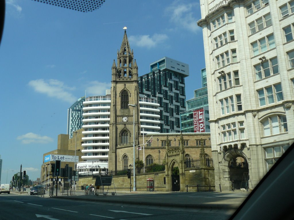 St Nicolas, Liverpool by Denis O'Brien